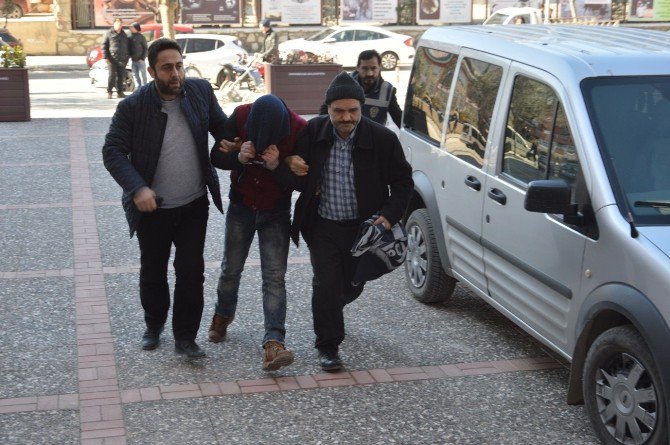 Silahlı Market Soyguncusu Ve Gözcüsü Tutuklandı