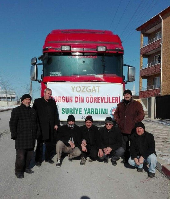 Halep’ten Tahliye Edilen Suriyelilere Yardımlar Sürüyor