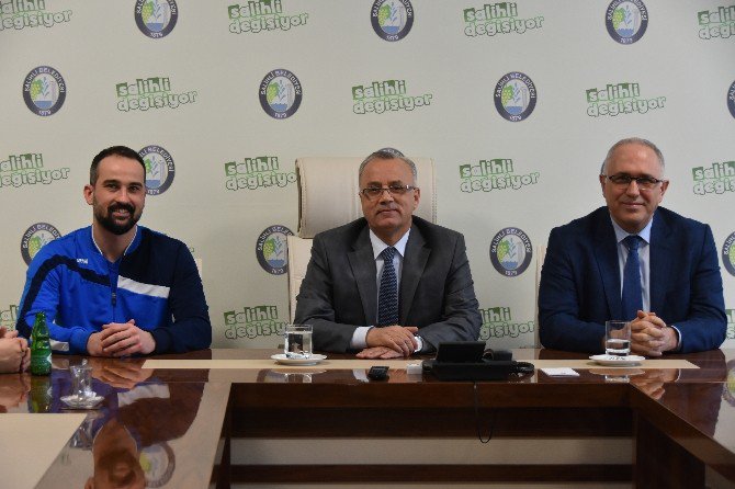 Başkan Kayda, Bayan Voleybol Takımını Ağırladı