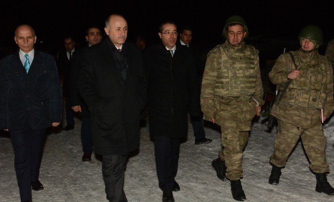 Vali Azizoğlu’ndan Eksi 25 Derecede ’Tatlı’ Ziyaretleri