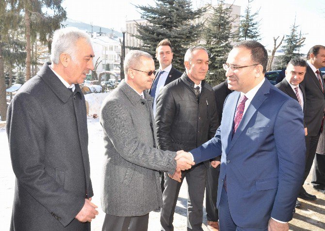 Bakan Bozdağ: “Milletten Korkmayın, Anayasa Değişikliğinin Millete Gitmesini Engellemek İçin Uğraşmayın”