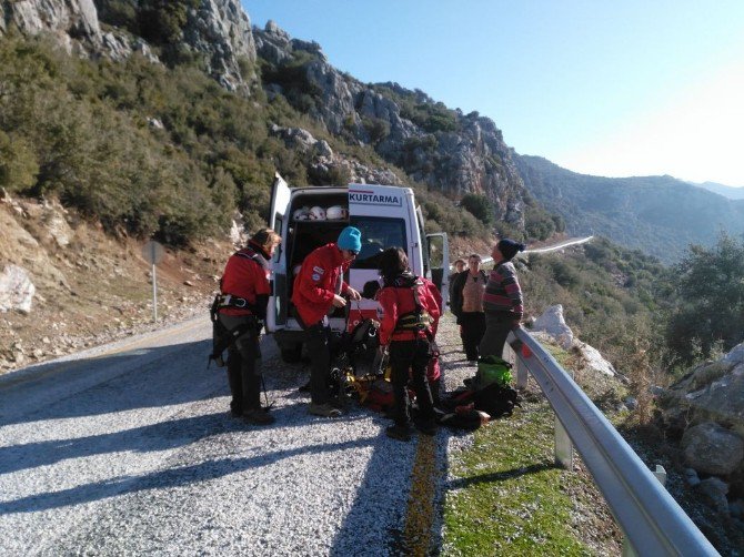 Akut’tan Keçi Kurtarma Operasyonu