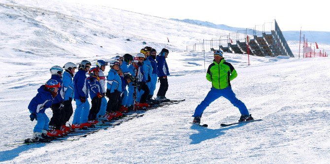 Büyükşehir Geleceğin Şampiyonlarını Yetiştiriyor