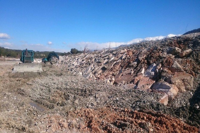 Coşkun, Kaş’taki Taşkın Koruma Çalışmalarını İnceledi