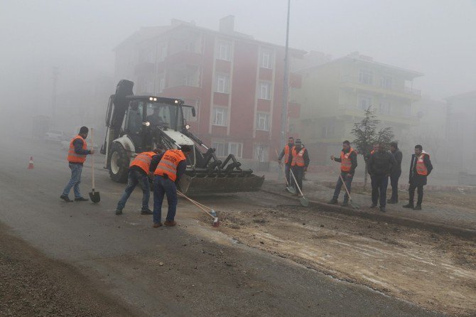 Bozulan Yollara Asfalt Yama