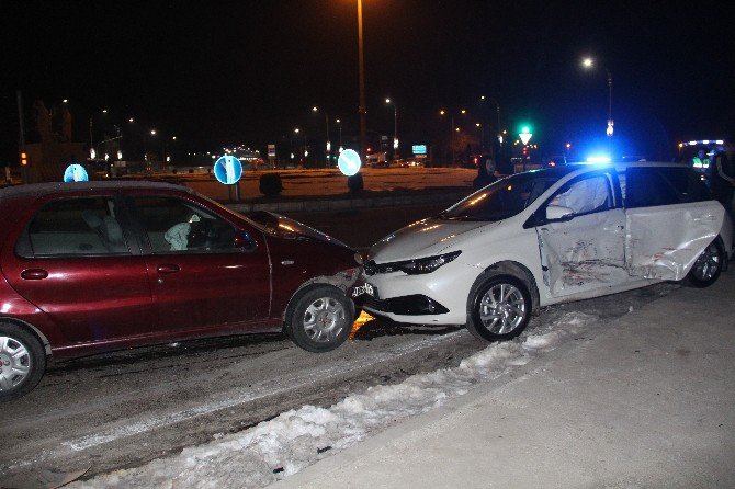 Elazığ’da Trafik Kazası: 5 Yaralı