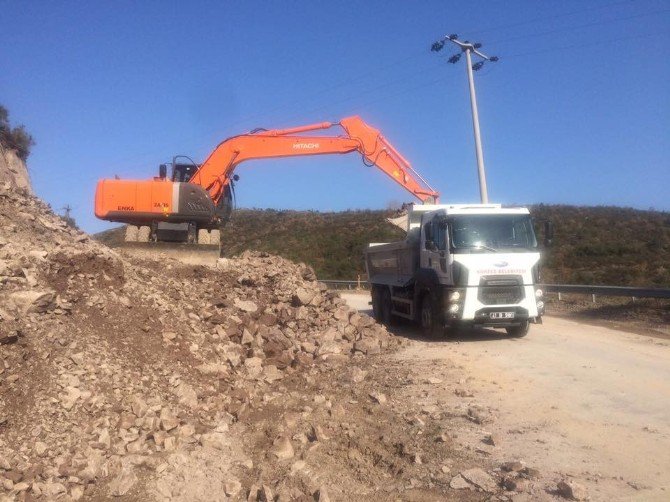 Hacıosman Mahallesinde Yol Genişletme Çalışması