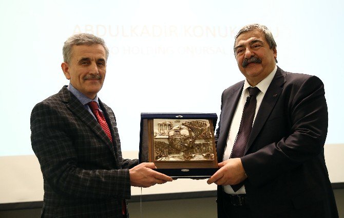 Sanko Holding Onursal Başkanı Abdülkadir Konukoğlu, Milli Eğitim Müdürleri Toplantısında Konuştu