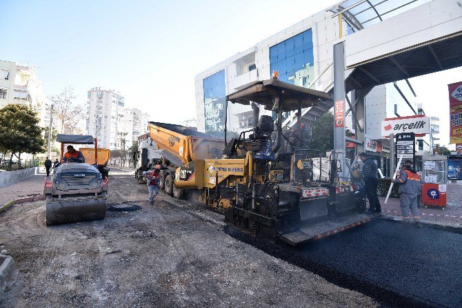 Muratpaşa Belediyesi Asfalt Çalışmalarına Devam Ediyor