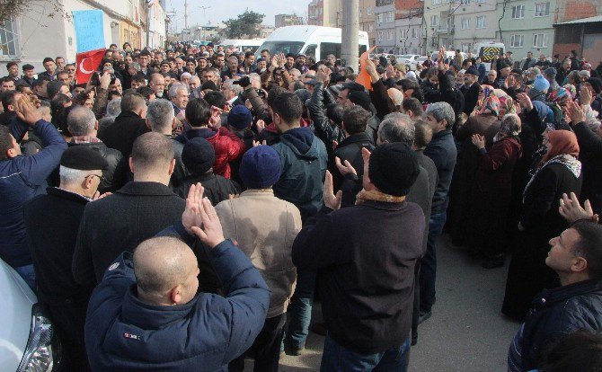 Kentsel Dönüşüm İçin Eylem Yapan Mahalleli İle Polis Arasında Arbede Çıktı