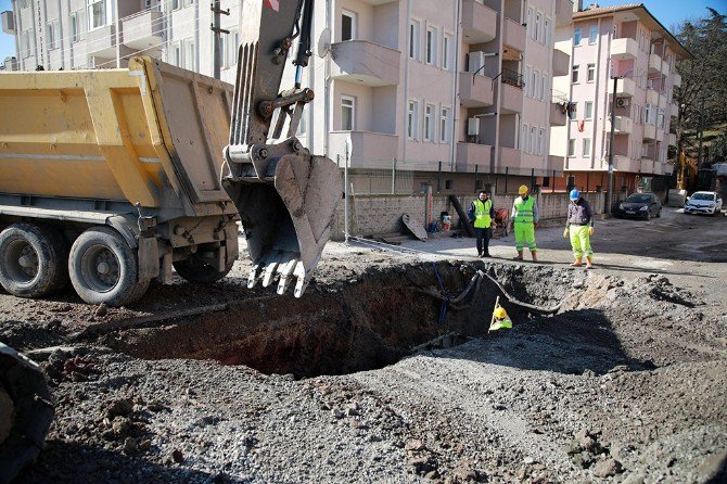 Serdivan’ın Tüm Altyapısı Yenileniyor