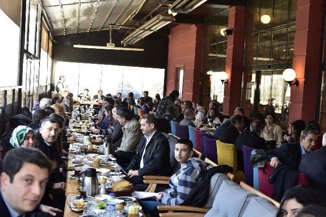 Mamak’ın Teog Şampiyonlarına Motivasyon Kahvaltısı