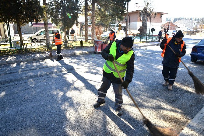 Tepebaşı Temizlik Çalışmalarını Aralıksız Sürdürüyor