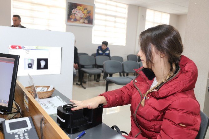 Başkan Şirin’den Yeni Kimlik Kartı Başvurusu