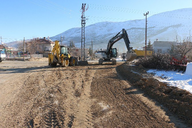 Yahyalı’da Yeni Yollar Açılmaya Devam Ediyor