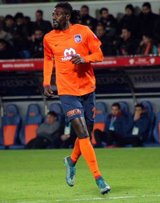 Başakşehir’de Adebayor Coşkusu