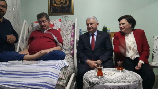 Başbakan Yıldırım Als Hastası Yasin Asma’yı Evinde Ziyaret Etti