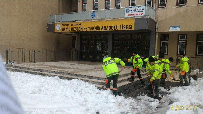 Trabzon’da Kar Temizleme Çalışmaları Sürüyor