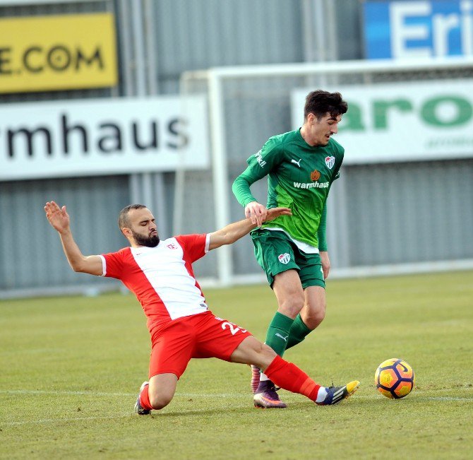 Bursaspor, Balıkesirspor’u Tek Golle Geçti