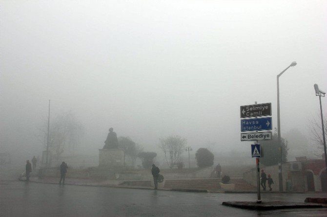 Edirne’de Yoğun Sis Devam Ediyor