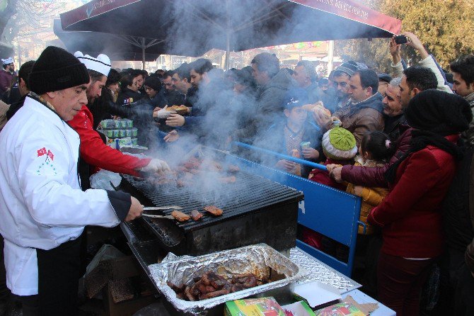 2 Ton Sucuğa Hücum