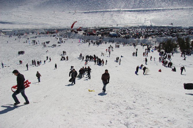 Vatandaşlar Kar Festivalinde Çocuklar Gibi Eğlendi