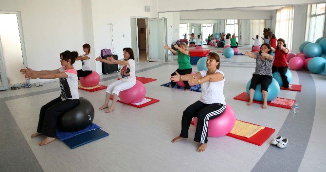 En Çok İlgi Aerobik Ve Pilates Kursuna