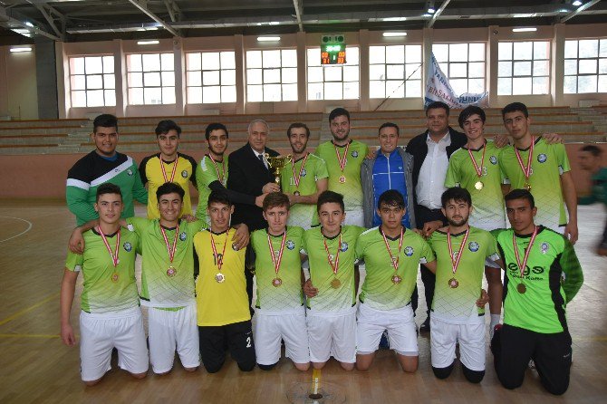 Salihli Belediyespor Hentbol Takımı Şampiyon Oldu