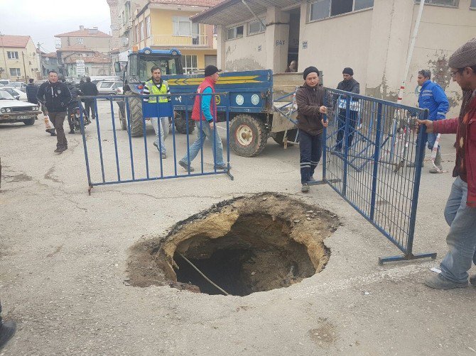 Yol Çöktü, Ortaya Çıkan Çukur Şaşırttı