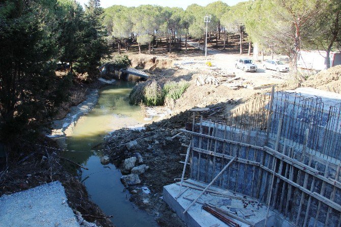 Sel Sularıyla Yıkılan Şehitlik Yolunun Yapımına Başlandı