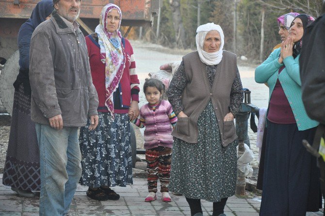 Çakmakla Oyun Evi Yaktı