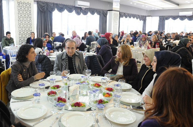 Dünya Kanser Günü’nde "Renk Katmaya Davetlisiniz" Etkinliği