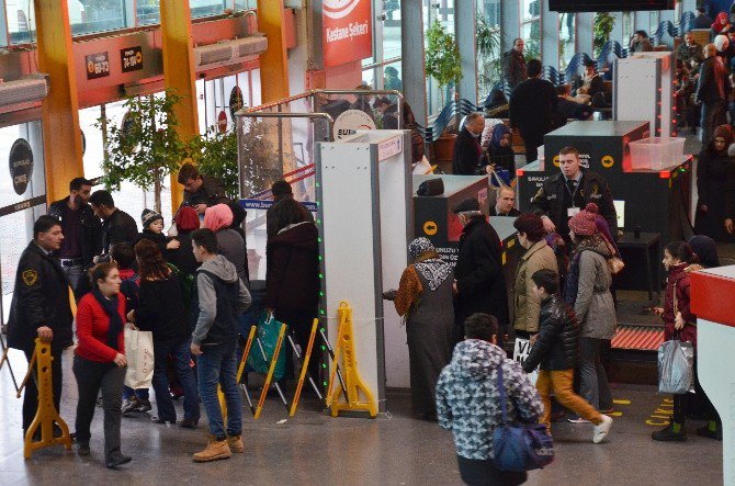 Sömestr Yoğunluğu Terminalde Çileye Döndü