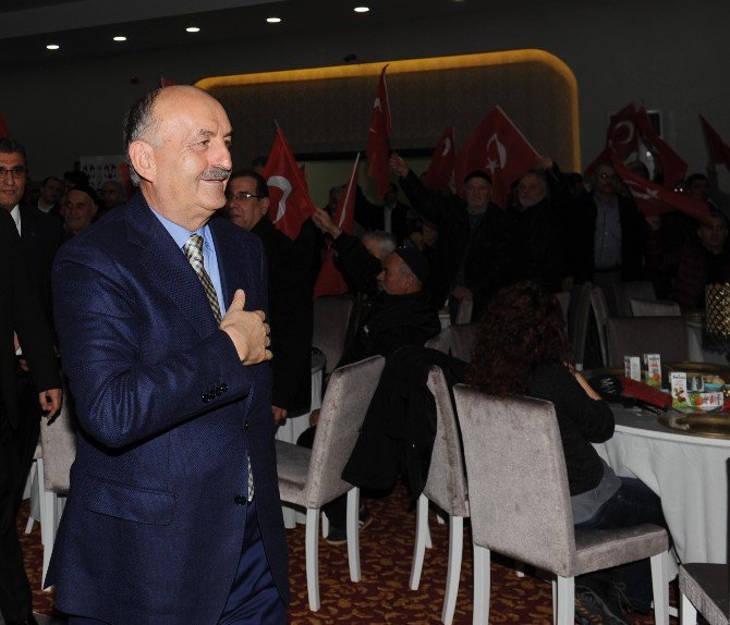 Bakan Müezzinoğlu: "Bu Milletin Hizmetkarı Olmaktan Gurur Duyuyor"