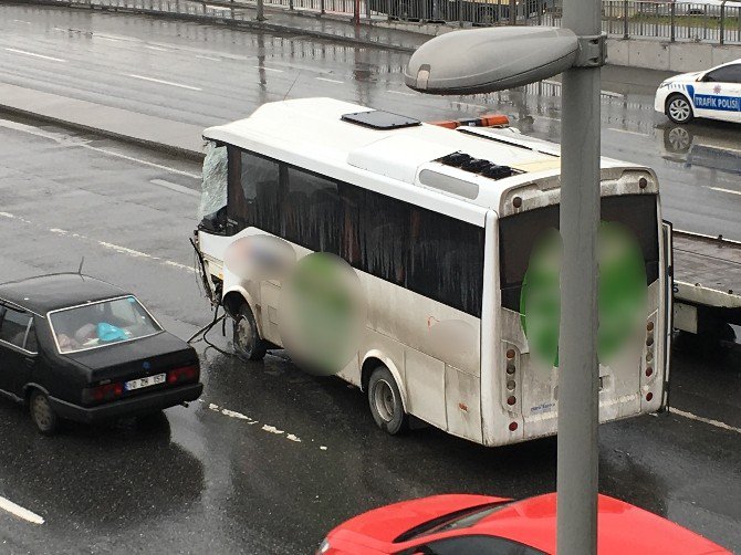 Küçükçekmece’de Metrobüs Kazası: 7 Yaralı