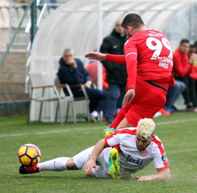 Antalyaspor, Hazırlık Maçında Sırbistan Ekibini Yendi