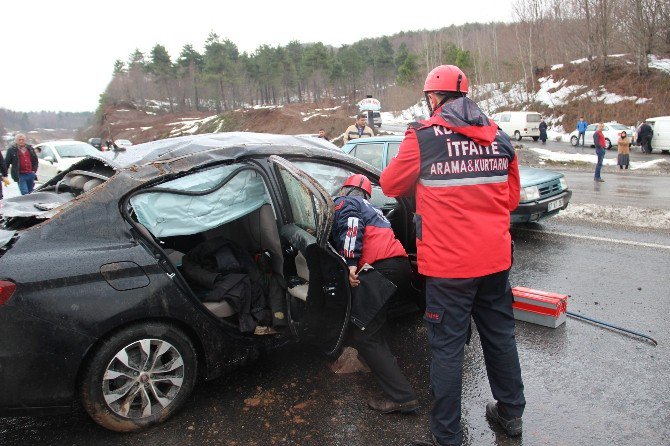 Yoldan Çıkan Otomobil Defalarca Takla Attı: 4 Yaralı