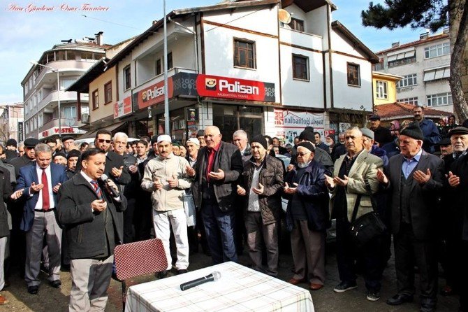 Araç’ta 45 Kişi, Umreye Uğurlandı