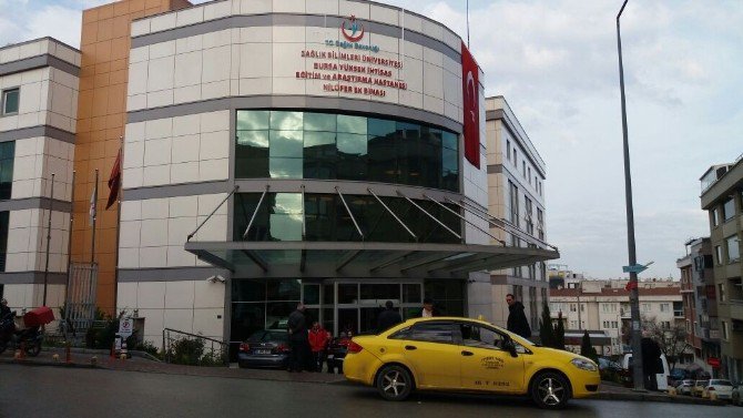 Kadın Doğum Kliniğinde Silahlı Dehşet Anı Güvenlik Kamerasında