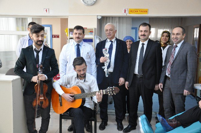 Kemoterapi Hastalarına Müzik Eşliğinde Tedavi