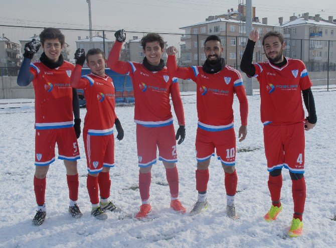 Amatör Futbolculardan ’Nusret’ Pozu