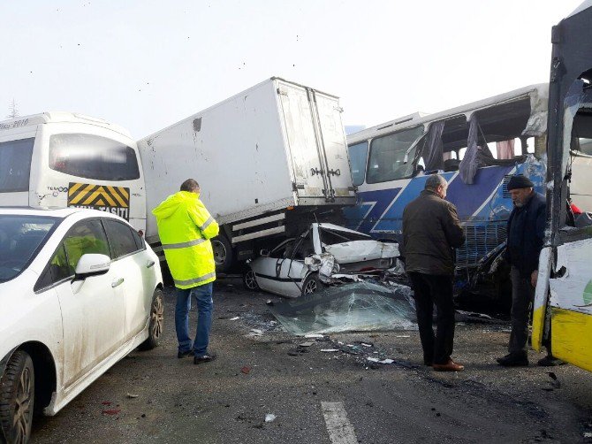 Konya’da Zincirleme Trafik Kazalarında 38 Kişi Yaralandı