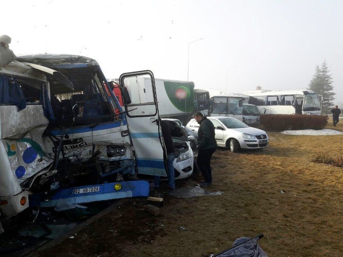 Konya’da Zincirleme Trafik Kazalarında 38 Kişi Yaralandı