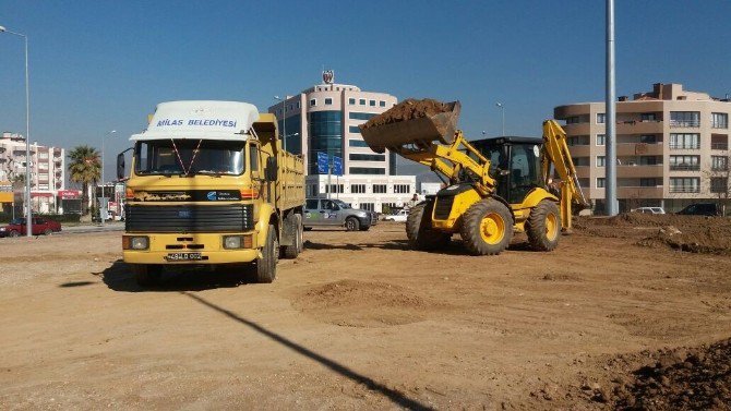 Milas’ta Üçyol Kavşağı’nda Peyzaj Düzenlemeleri Başladı