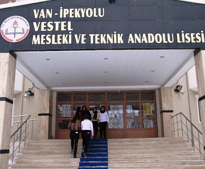 Van’da İkinci Dönemin İlk Ders Zili Çaldı