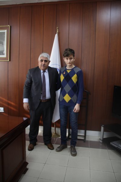 Sorgun Belediye Başkanı Ahmet Şimşek, Teog Birincisini Ödüllendirdi