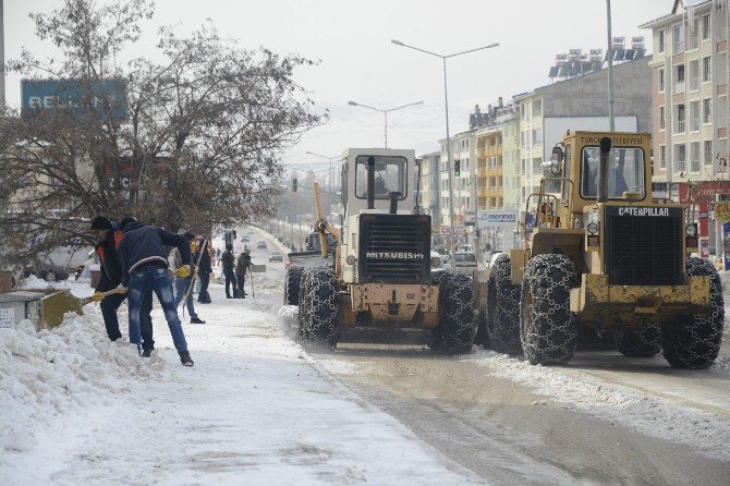 Tunceli Belediyesi Karla Mücadele Çalışmalarını Sürdürüyor