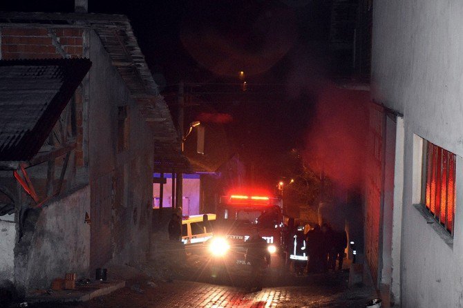 Tosya’da Marangozlar Sanayi Sitesinde Yangın