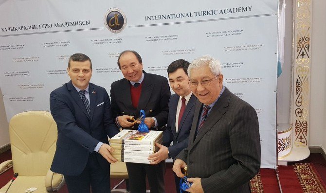 "Tehlikedeki Türk Dilleri" Kitabının Tanıtım Toplantısı Astana’da Yapıldı