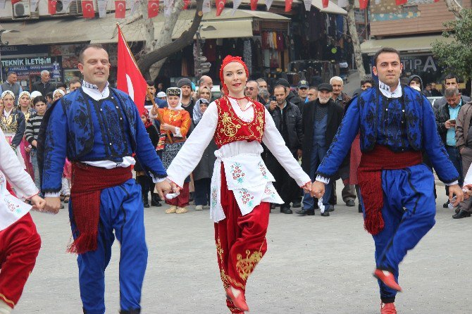 Uluslararası Kahramanmaraş Kurtuluş Günü Halk Oyunları Gösterileri Başladı